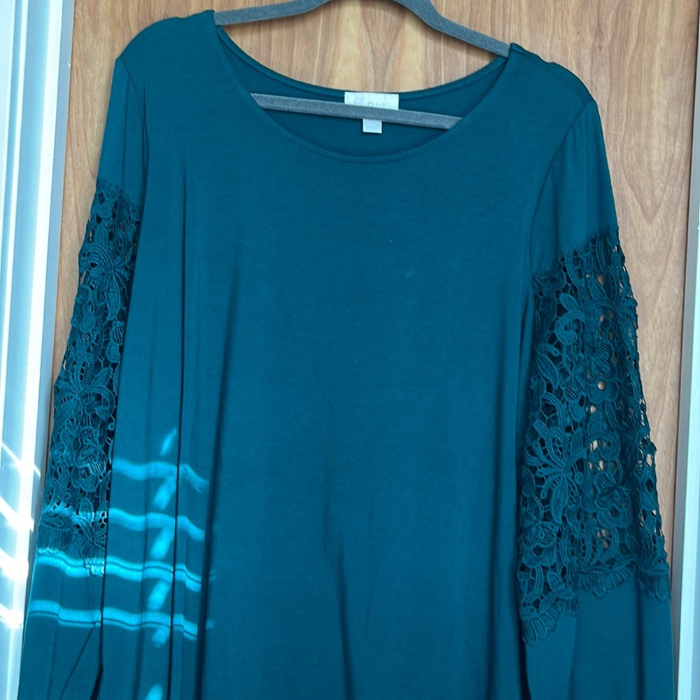 Dark green/teal lace bubble sleeve top